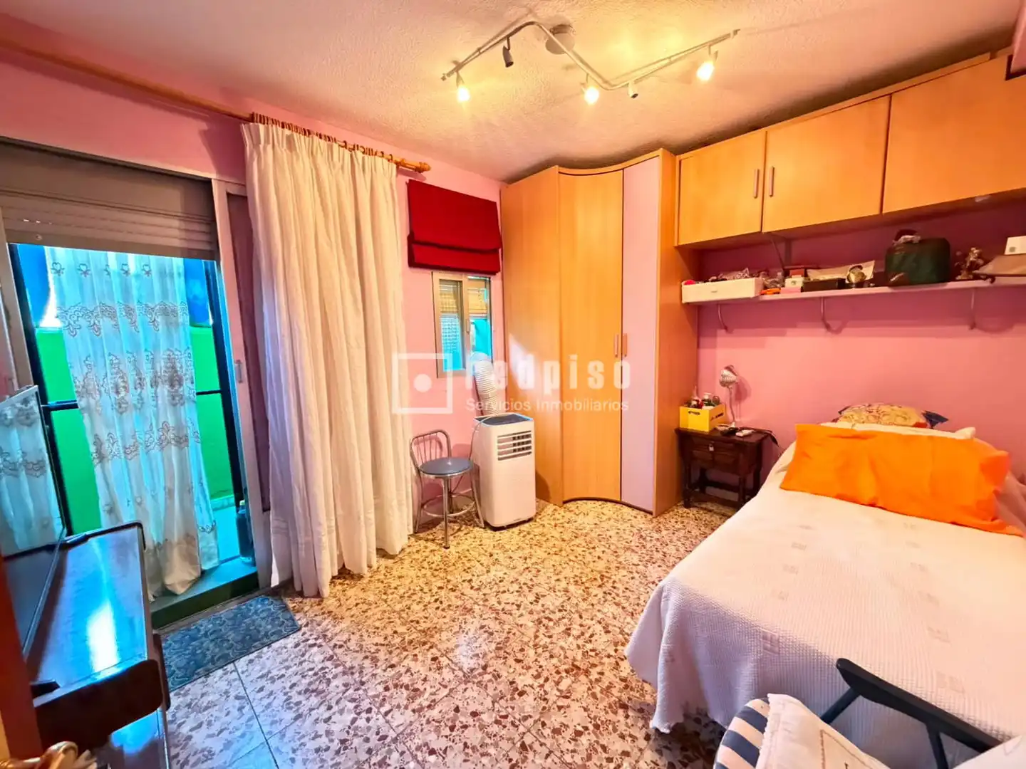 Habitación de Casa o chalet en venta en Coslada con Calefacción, Terraza y Trastero