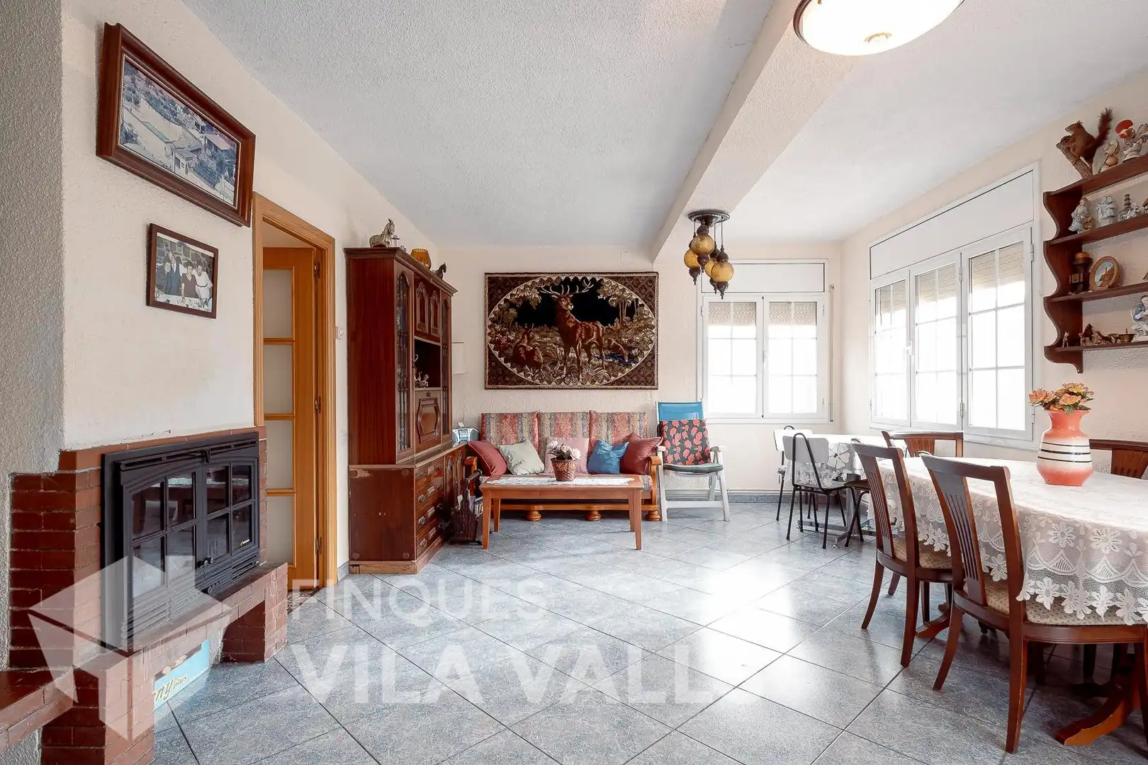 Sala d'estar de Casa o xalet en venda en Sant Feliu de Codines amb Jardí privat i Piscina