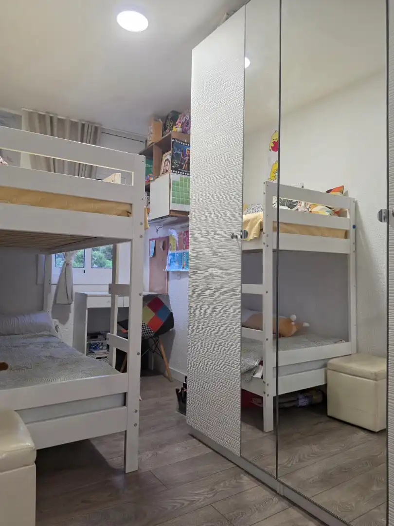 Bedroom of Flat for sale in L'Hospitalet de Llobregat  with Air Conditioner, Parquet flooring and Furnished