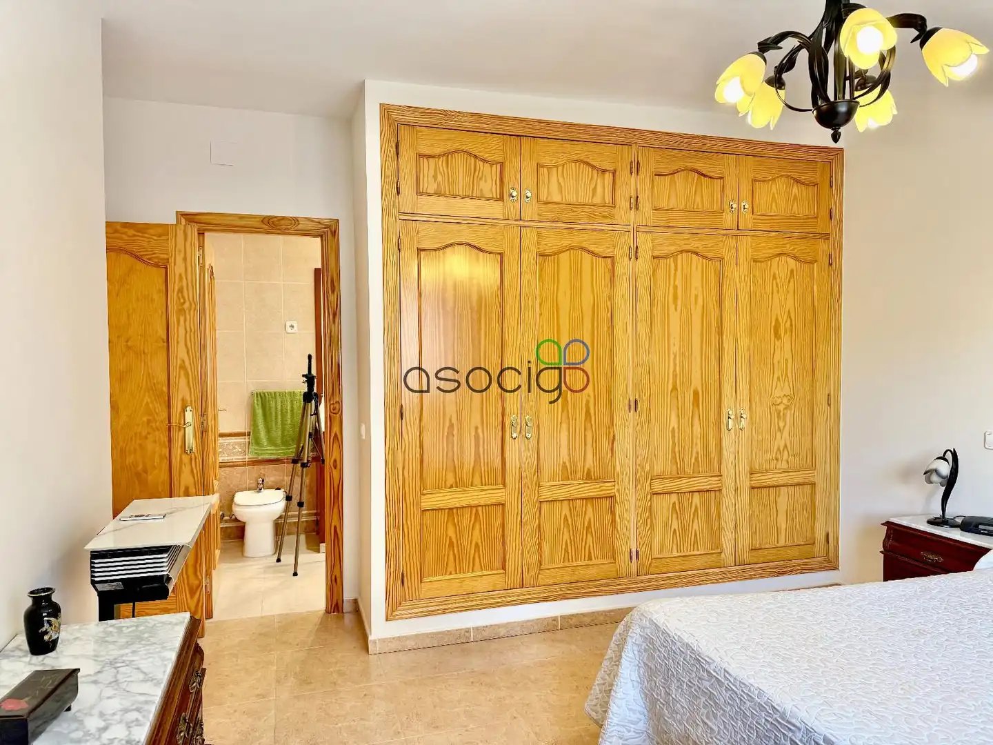 Habitación de Casa adosada en venta en Cabanillas del Campo con Aire acondicionado, Calefacción y Jardín privado