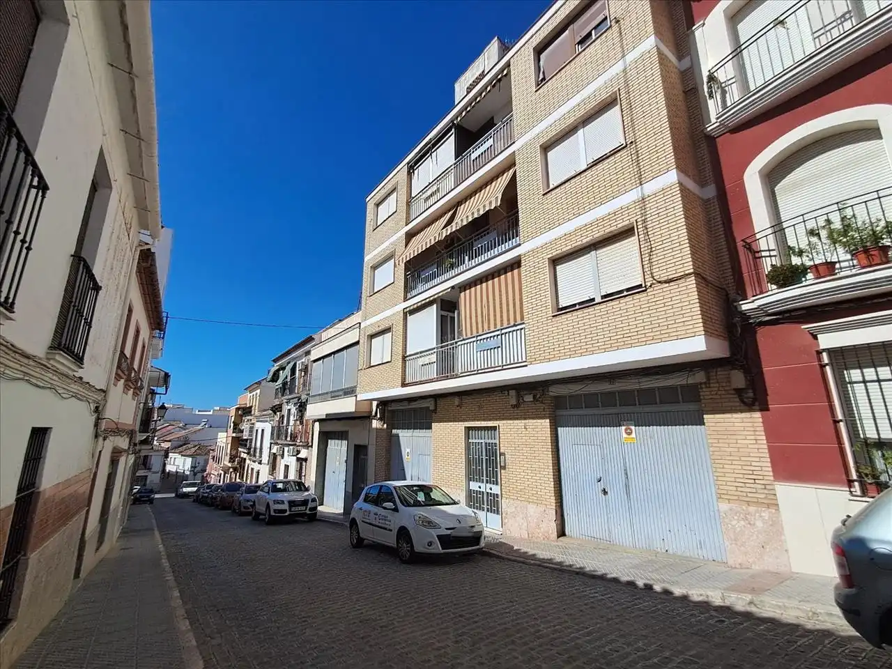 Außenansicht von Wohnung zum Verkauf in Puente Genil mit Balkon