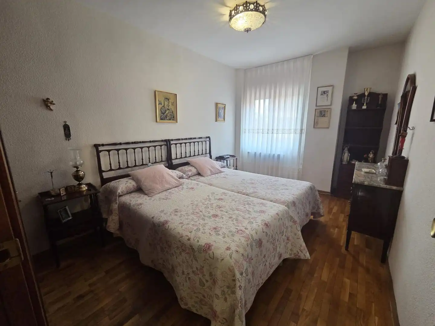 Dormitori de Pis en venda en Teruel amb Calefacció i Moblat