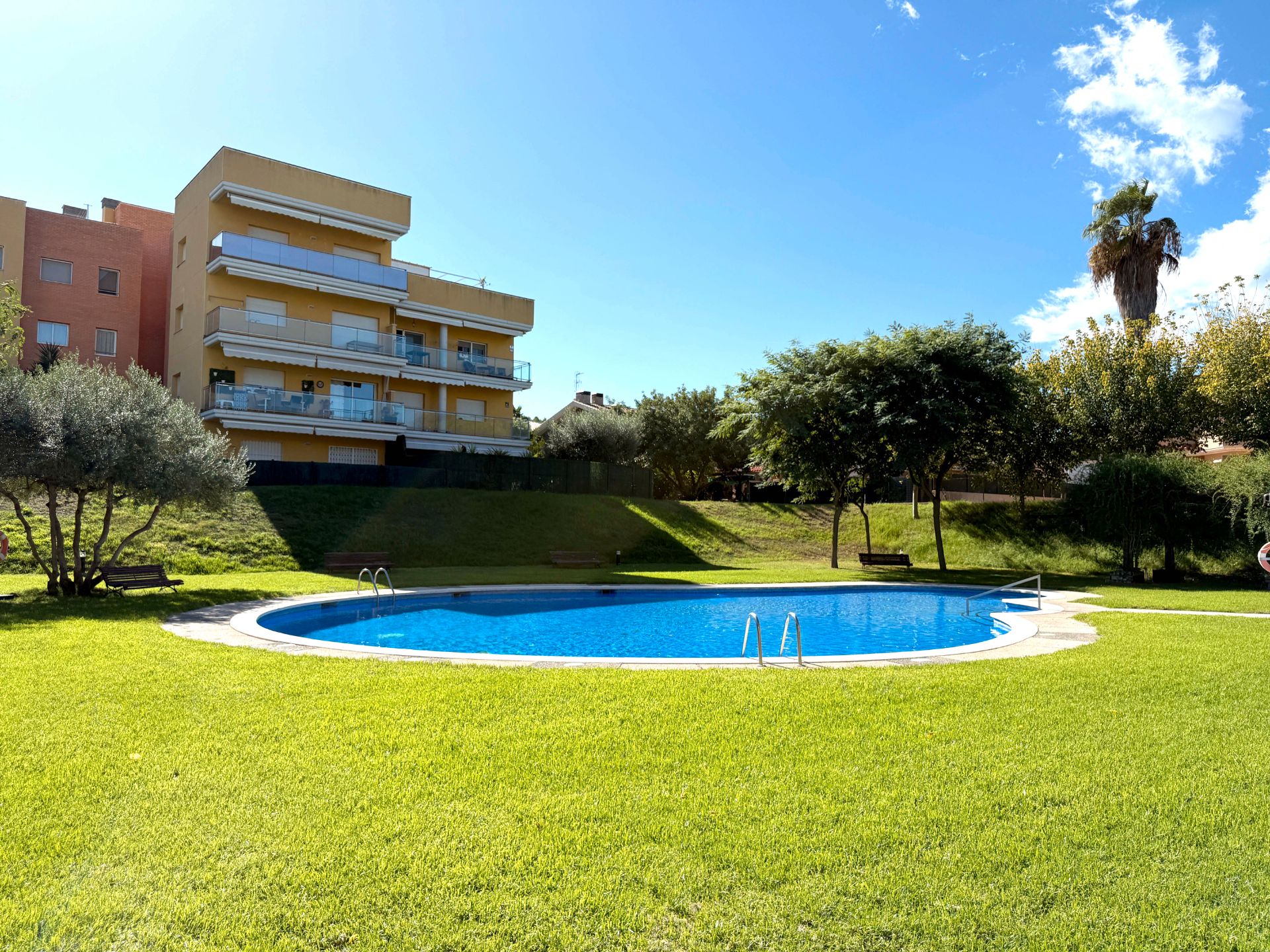Piscina de Apartament en venda en Salou amb Calefacció, Jardí privat i Terrassa
