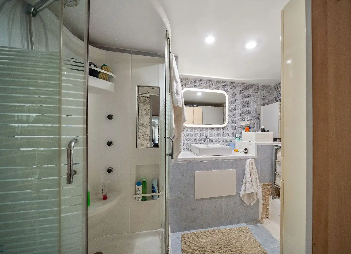 Badezimmer von Wohnungen zum Verkauf in Alcúdia mit Klimaanlage, Heizung und Parkett