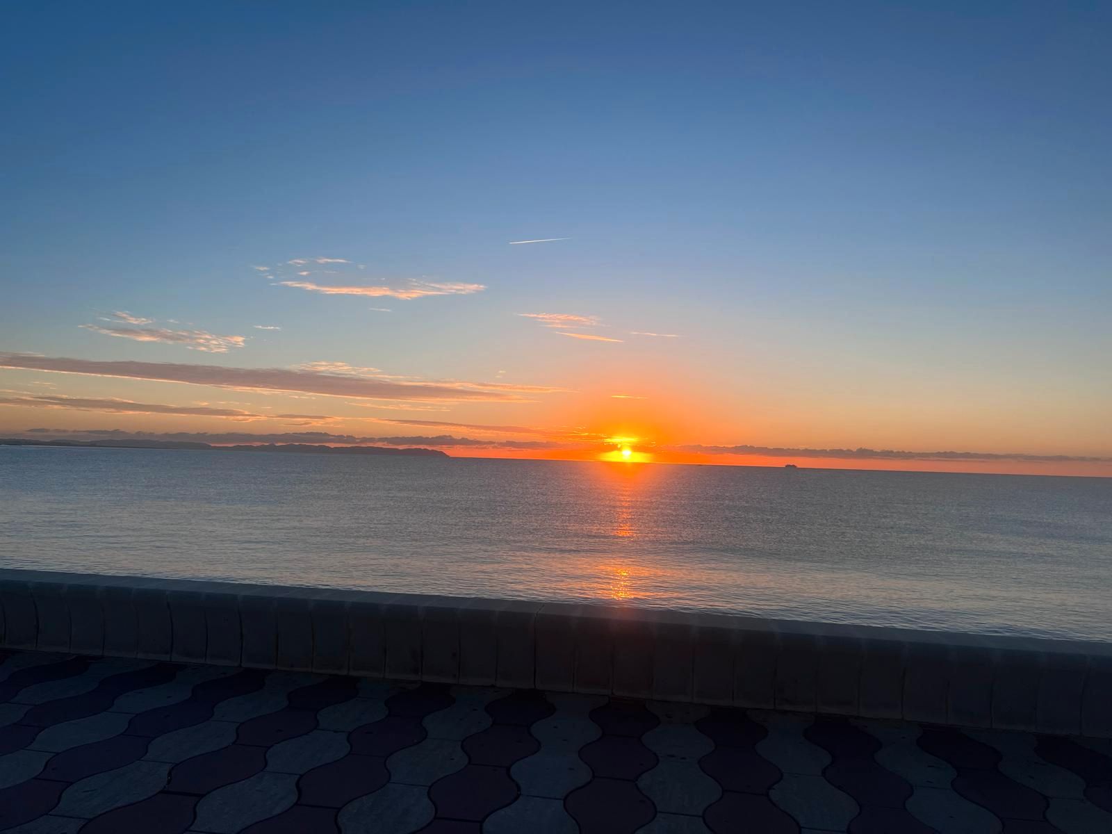 Vista exterior de Àtic en venda en Roquetas de Mar amb Aire condicionat, Calefacció i Jardí privat