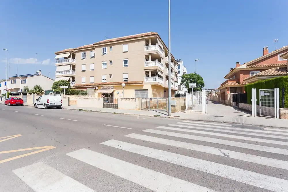 Außenansicht von Wohnungen zum Verkauf in Canet d'En Berenguer mit Heizung, Privatgarten und Terrasse