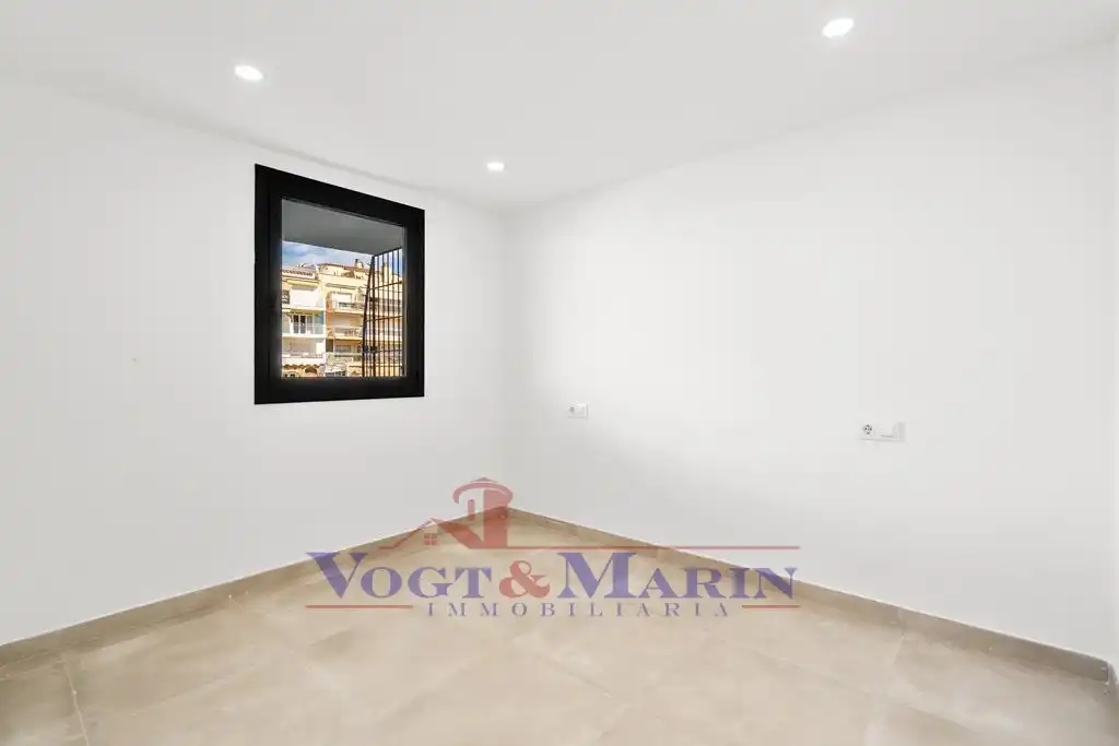 Casa a schiera con terrazza in vendita a Avinguda de la República Catalana, imagen 11