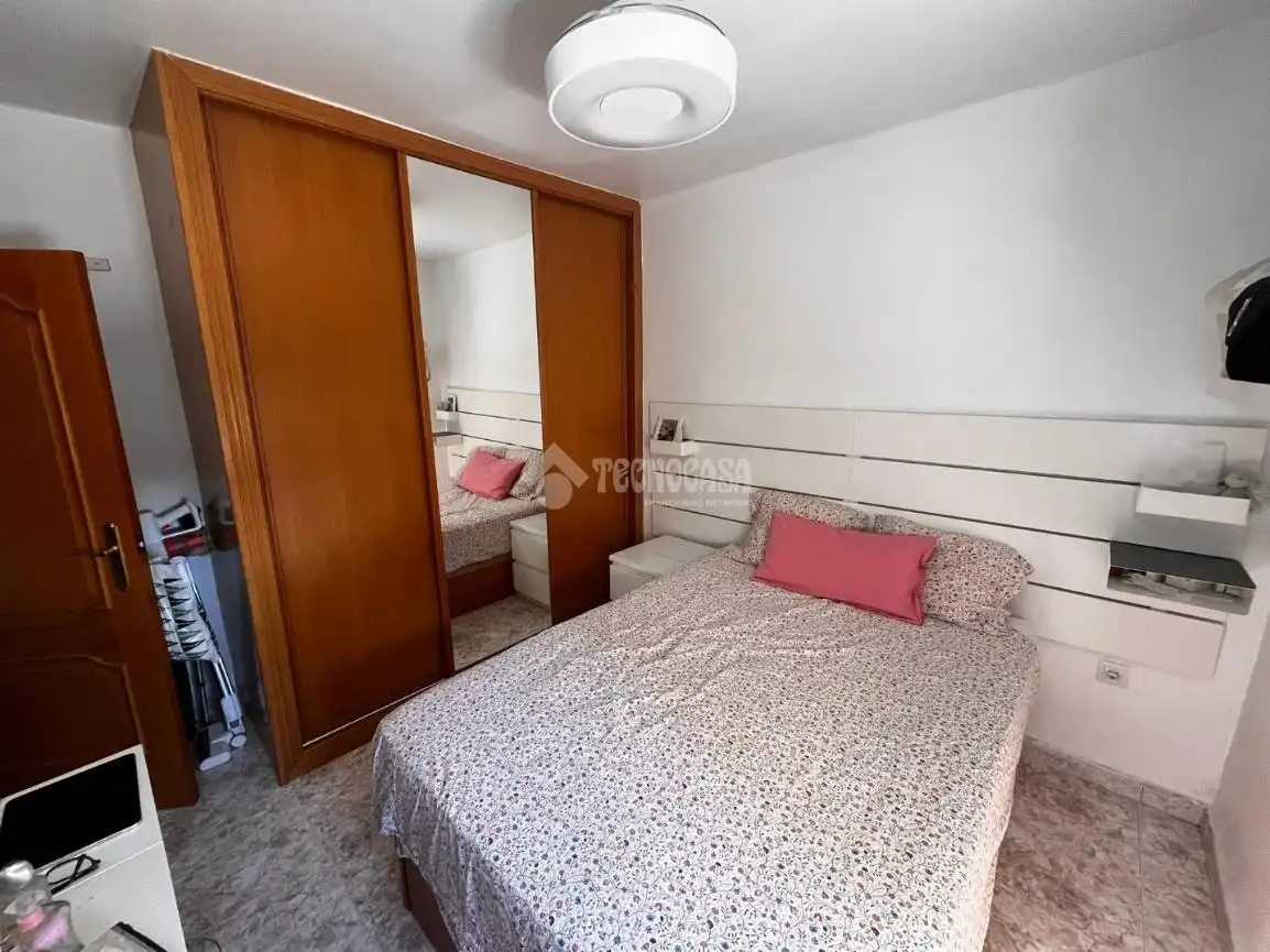 Bedroom of Flat for sale in Madrid  with Air Conditioner and Heating