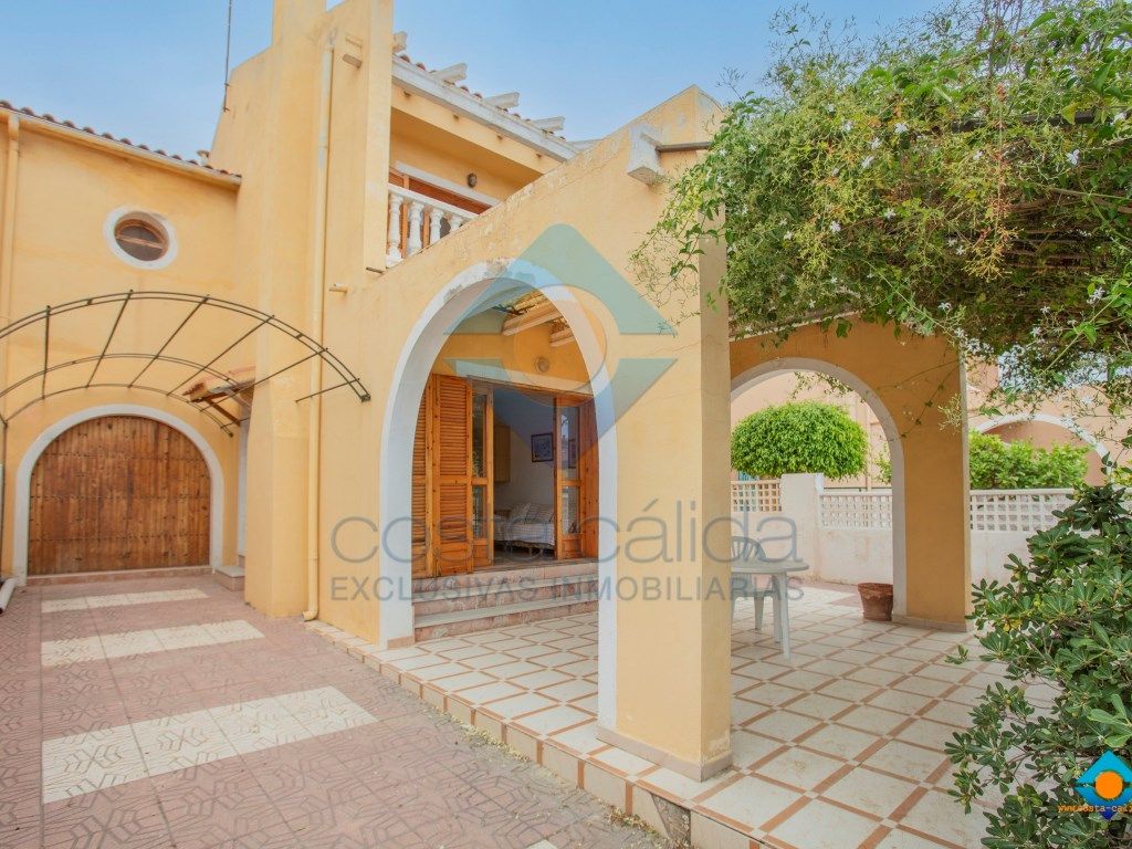 Vista exterior de Casa o xalet en venda en Mazarrón amb Jardí privat, Terrassa i Traster