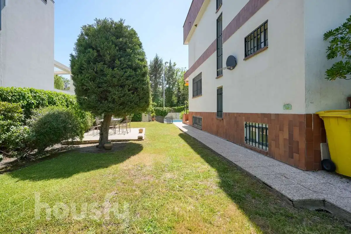 Garden of Houses for sale in Madrid  with Air Conditioner, Heating and Private garden