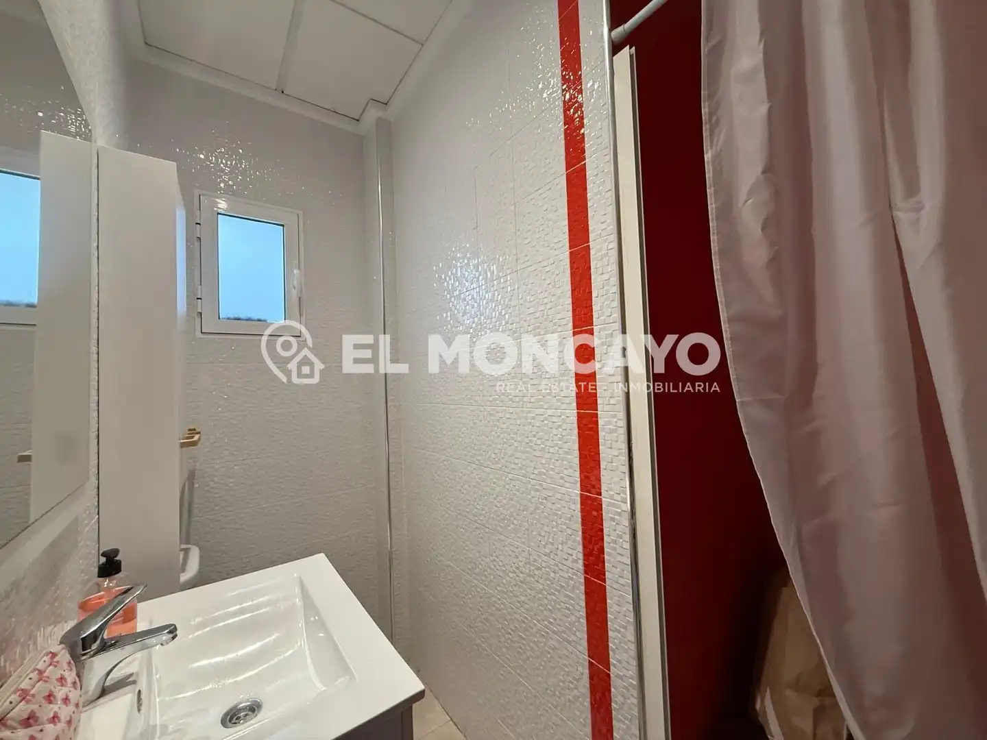 Bathroom of Apartments for sale in Guardamar del Segura
