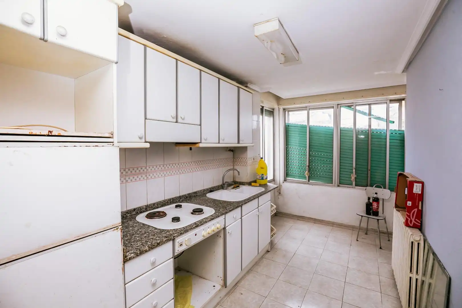 Cuina de Casa o xalet en venda en Ayerbe amb Moblat i Balcó