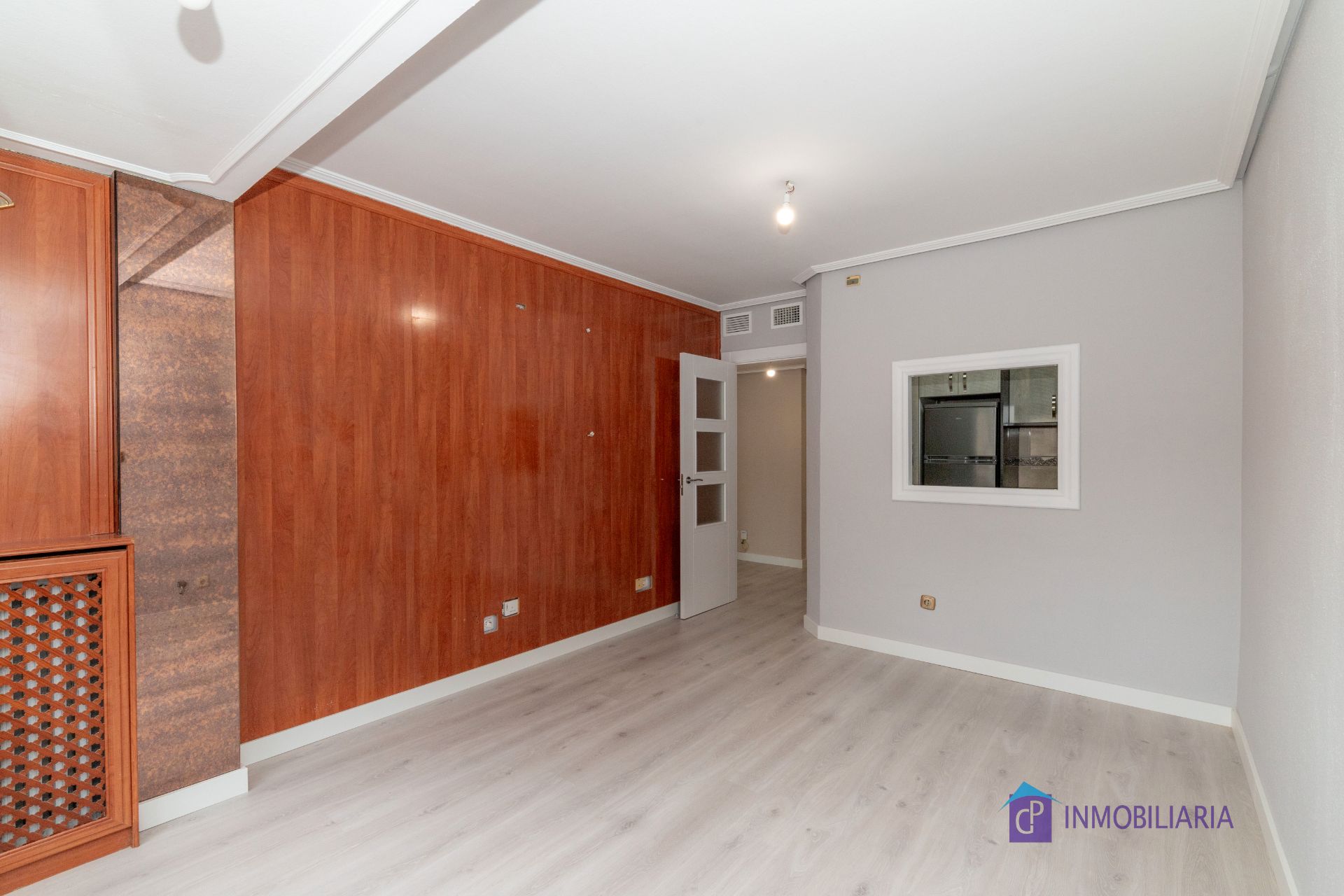 Wohnung zum Verkauf in  Zaragoza Capital mit Klimaanlage, Heizung und Ofen