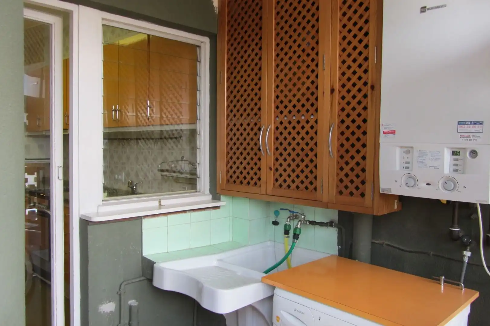 Cocina de Piso de alquiler en Girona con Aire acondicionado, Calefacción y Lavadora