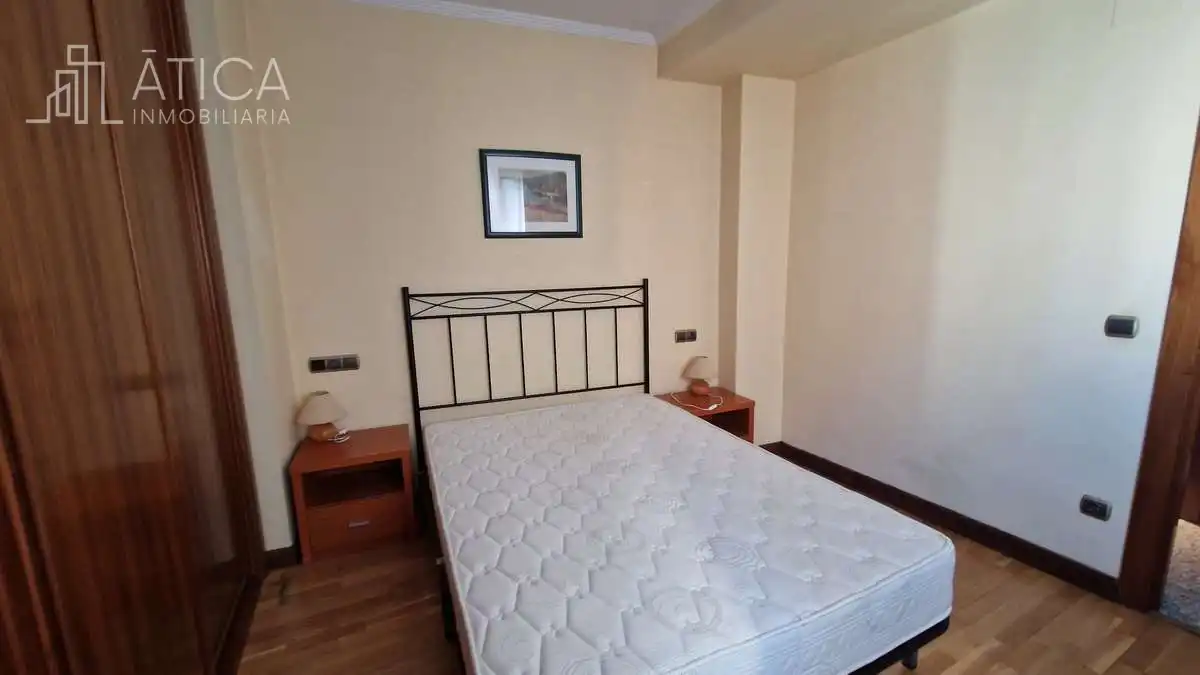 Dormitori de Apartament en venda en Salamanca amb Calefacció i Moblat