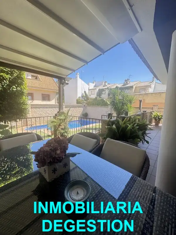 Casa adosada en venta en Linarejos