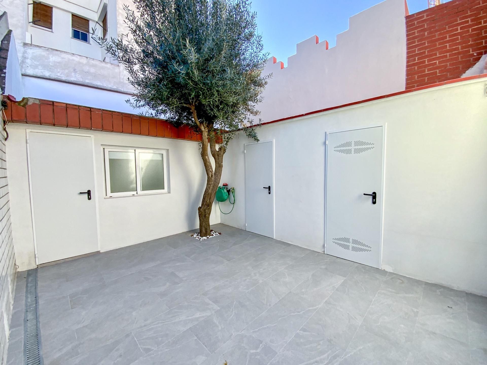 Exterior view of Planta baja for sale in El Masnou  with Air Conditioner and Terrace