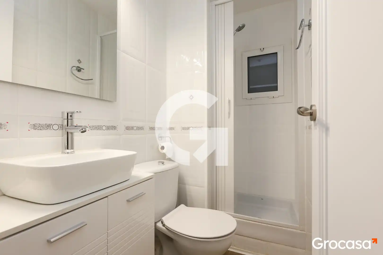 Baño de Piso en venta en L'Hospitalet de Llobregat con Aire acondicionado, Calefacción y Horno