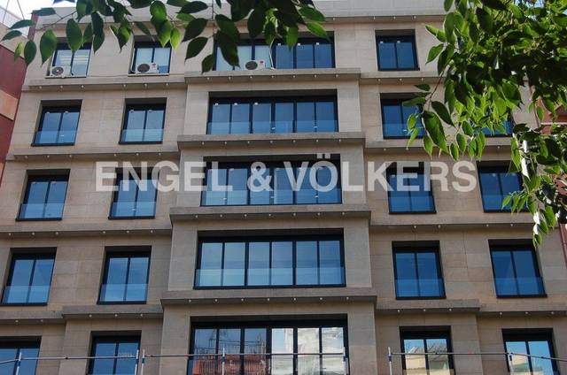 Oficina en Alquiler en La Maternitat i Sant Ramon