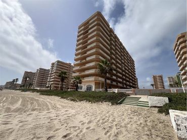 Pis amb piscina en venda a Urbanizacion Castillo de Mar II 5
