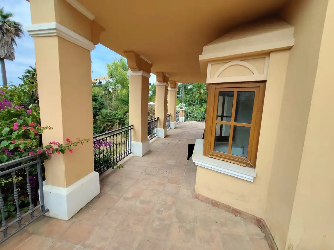 Terrassa de Casa o xalet en venda en Estepona amb Jardí privat, Terrassa i Traster