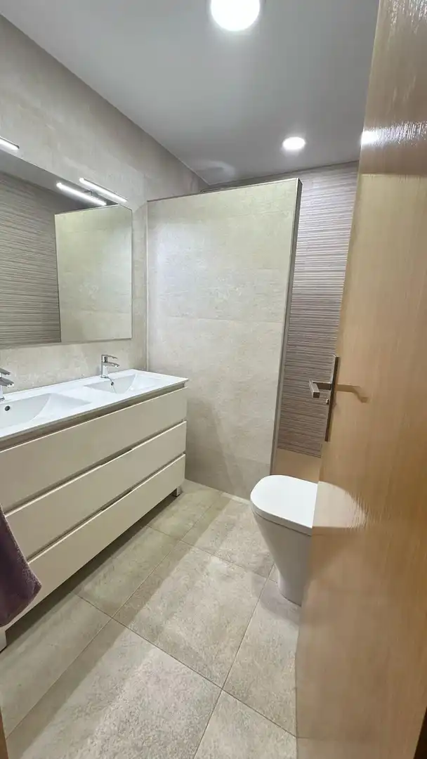 Baño de Piso de alquiler en Murcia con Aire acondicionado y Trastero