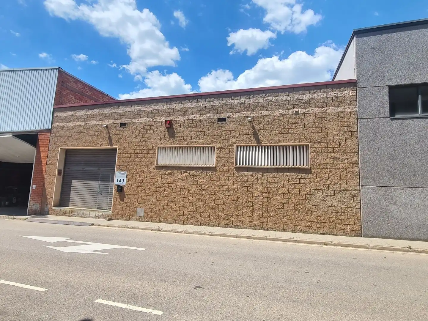 Vista exterior de Oficina en venda en Artés amb Aire condicionat i Calefacció