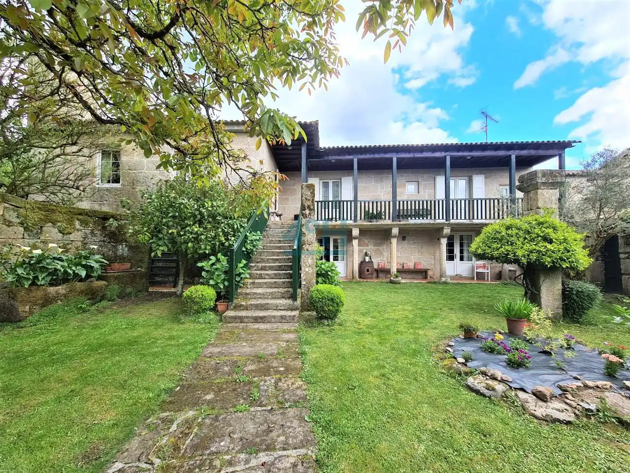 Casa rústica con terraza en venta en Vilamarín