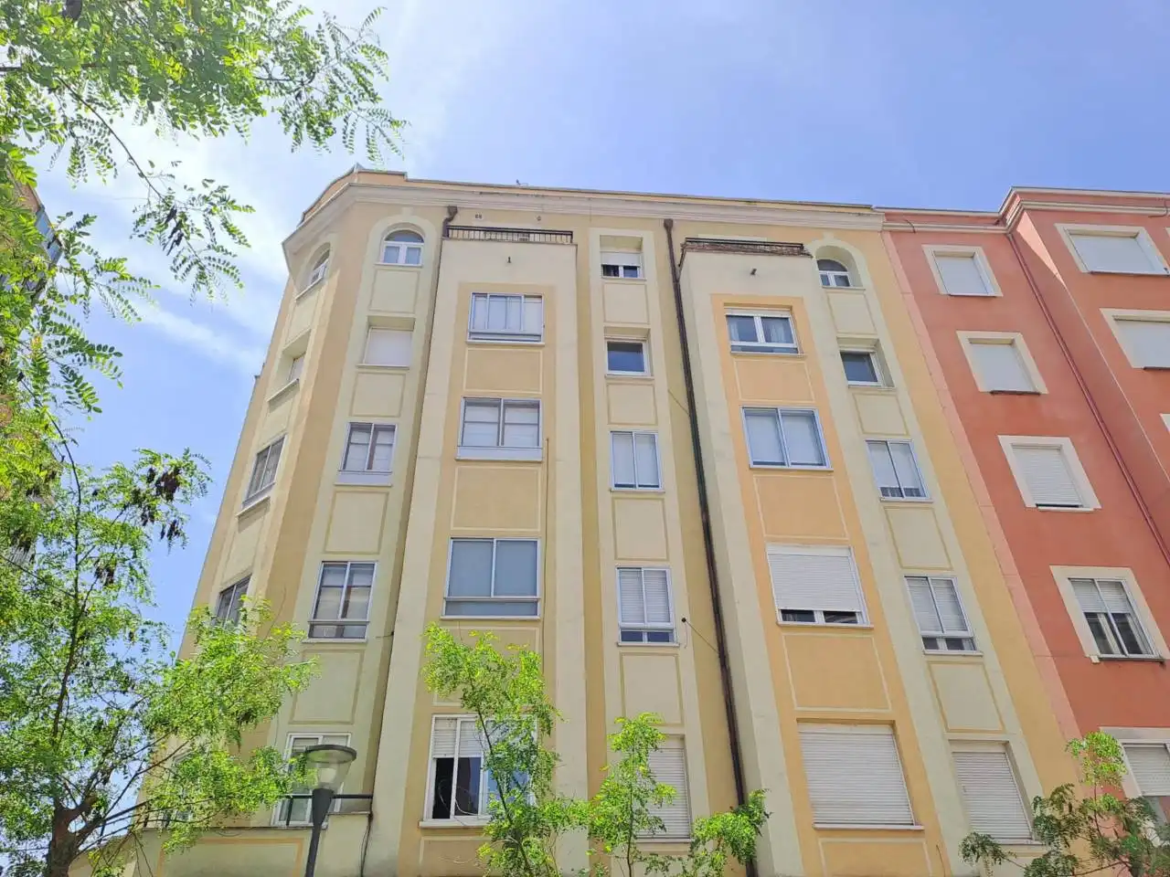 Vista exterior de Piso en venta en Burgos con Calefacción