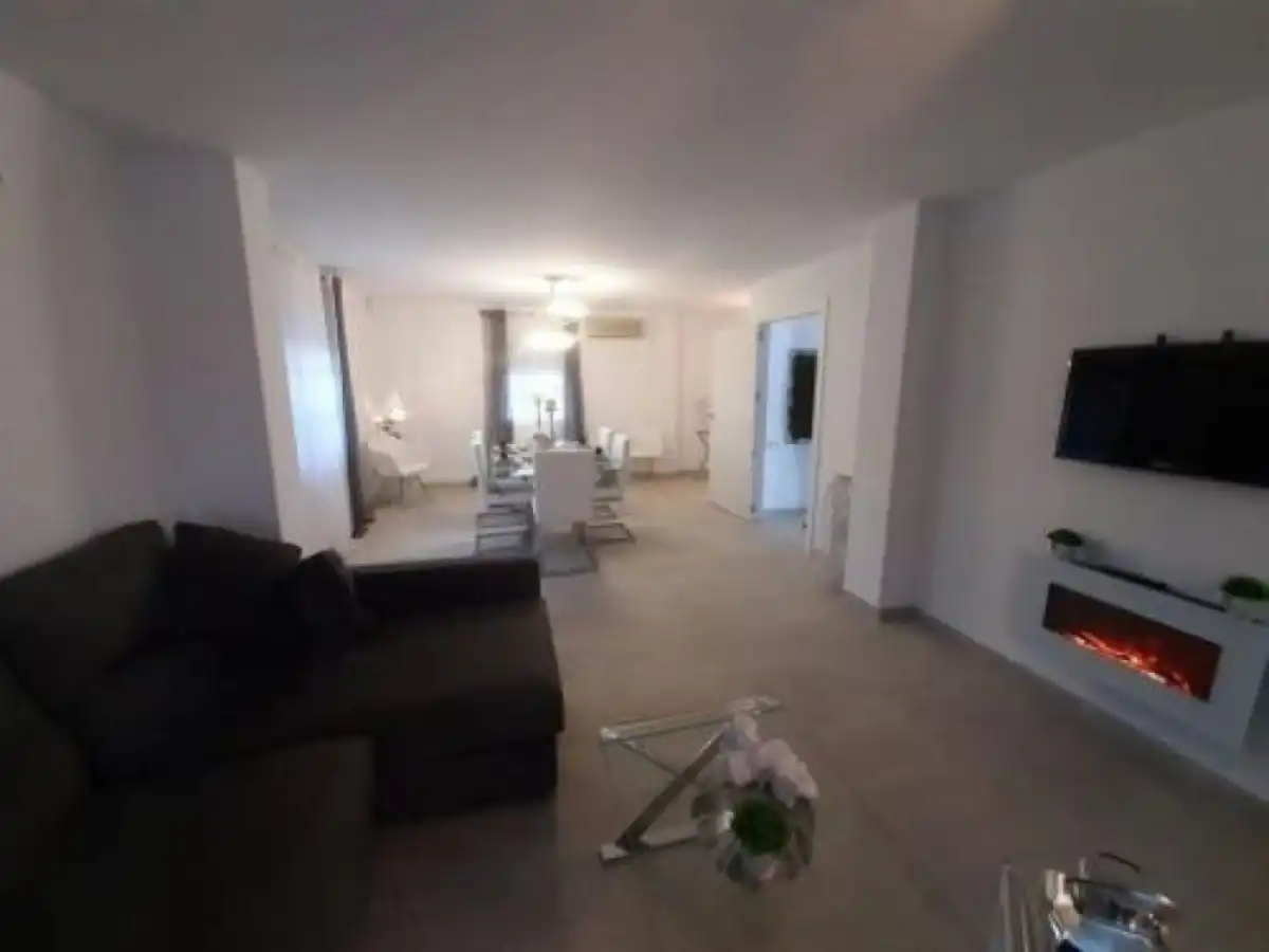 Sala d'estar de Casa o xalet de lloguer en L'Eliana amb Aire condicionat, Jardí privat i Terrassa
