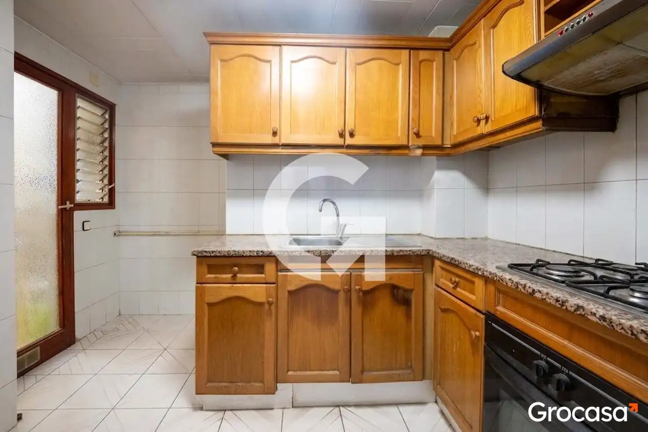 Cuina de Pis en venda en Mataró amb Calefacció, Traster i Forn