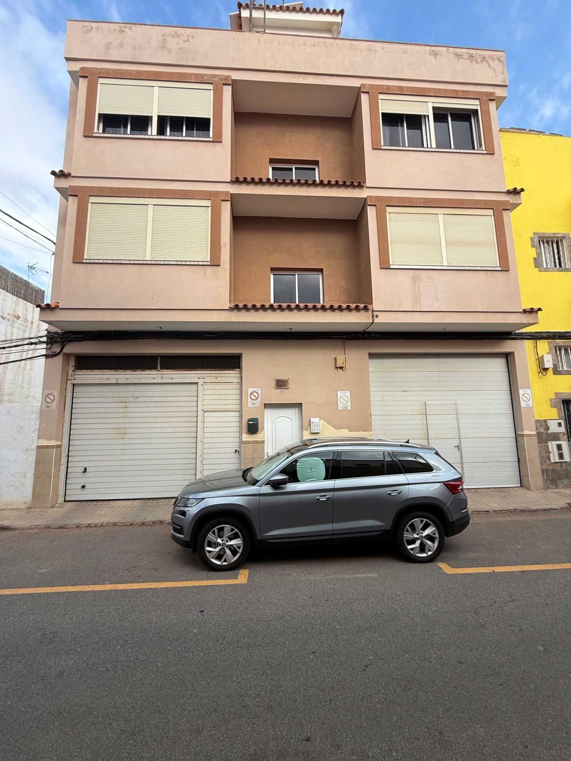 Exterior view of Attic for sale in Santa Lucía de Tirajana  with Terrace and Storage room