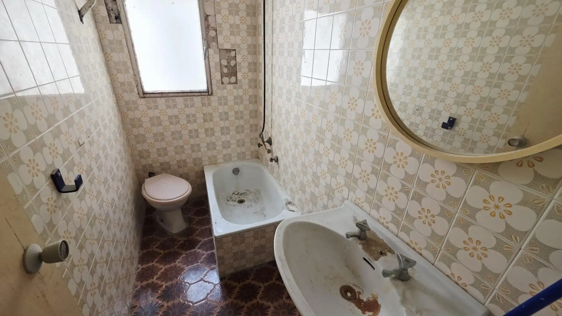 Bathroom of Apartments for sale in Salou