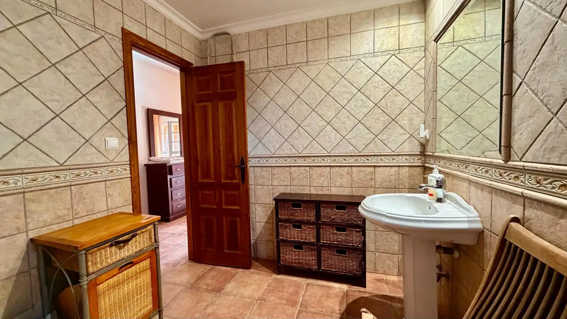 Bany de Casa o xalet en venda en La Línea de la Concepción amb Jardí privat i Piscina
