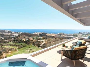 Penthouse with pool for sale in Riviera del Sol
