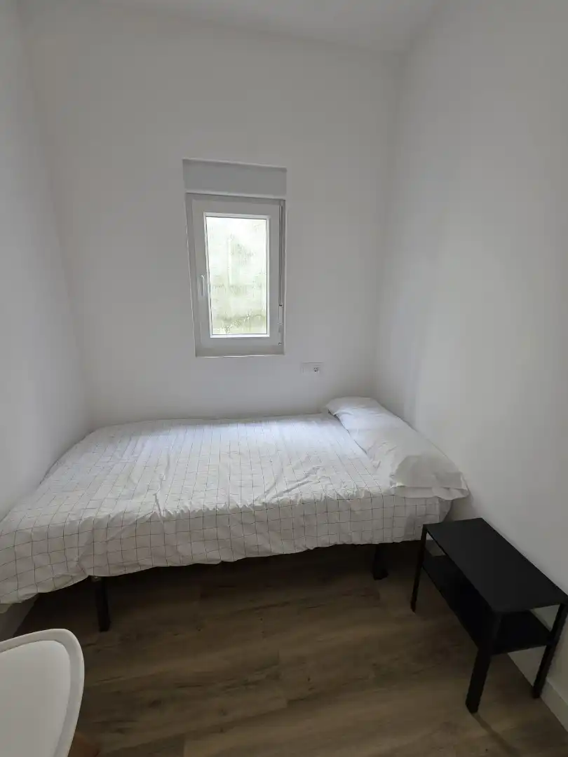 Habitación de Piso para compartir en Ferrol con Amueblado