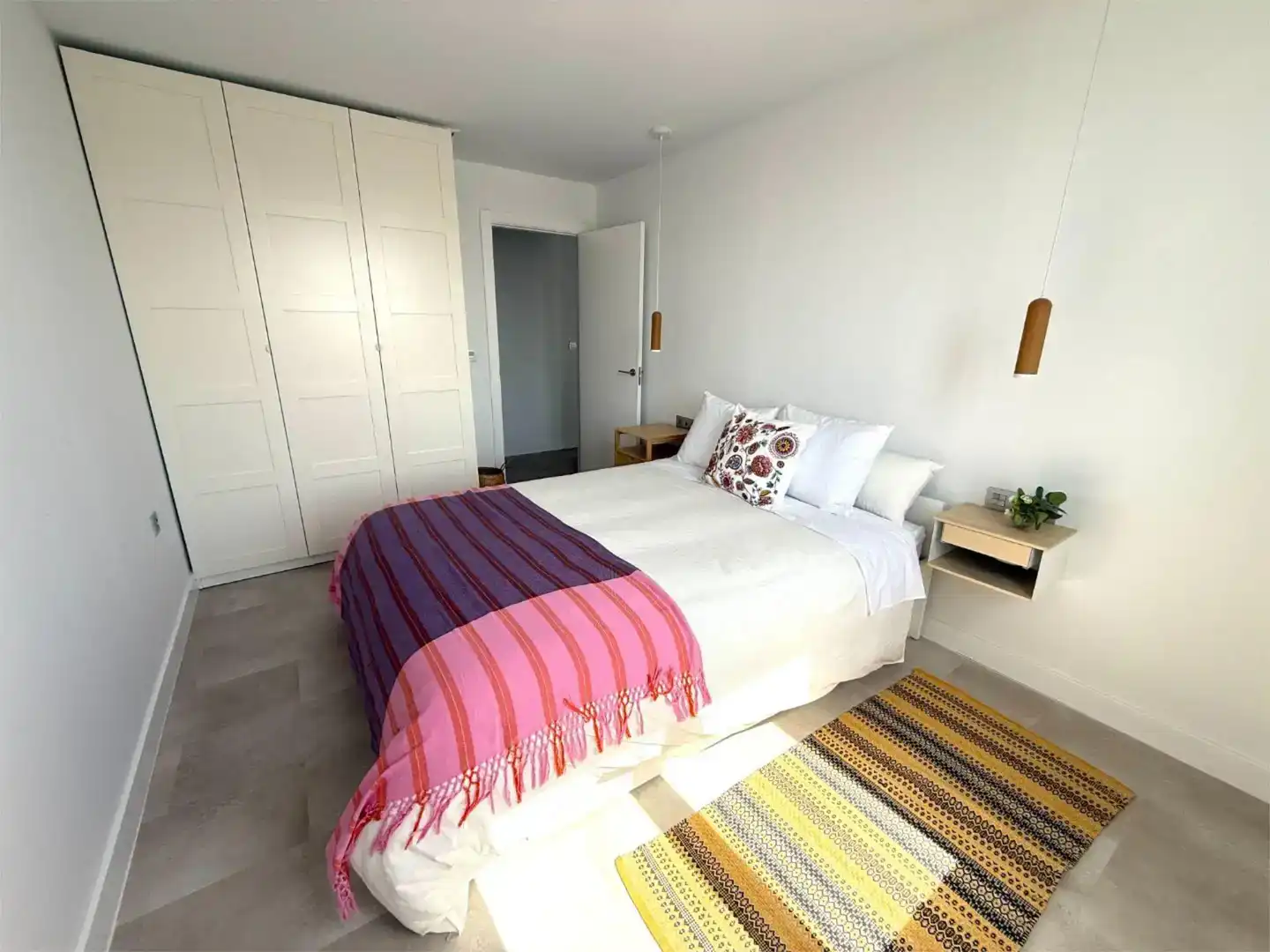 Habitación de Piso de alquiler en Cádiz con Aire acondicionado y Amueblado