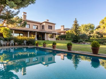 Chalet con piscina en venta en Zona Monte El Pilar