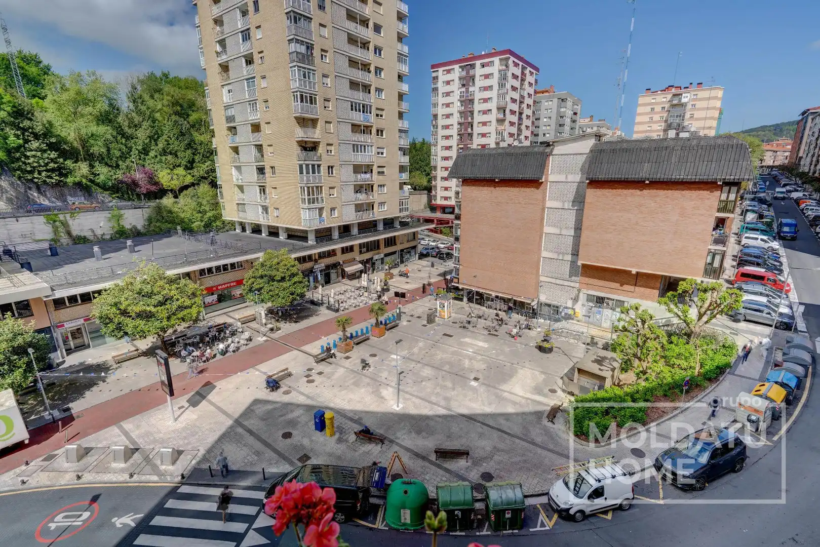 Außenansicht von Wohnung zum Verkauf in Donostia - San Sebastián  mit Heizung, Terrasse und Abstellraum