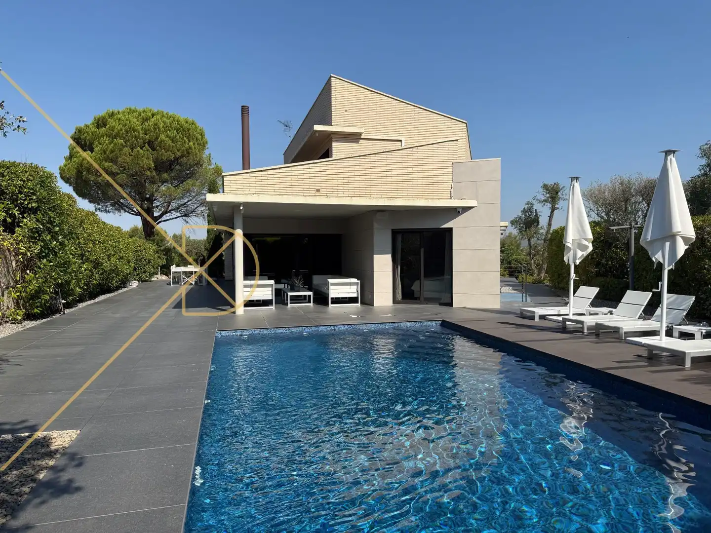 Casa amb terrassa en venda a Golf - Can Trabal