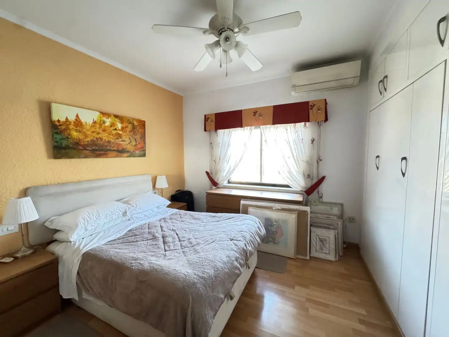 Dormitori de Casa o xalet en venda en Orihuela amb Aire condicionat i Jardí privat