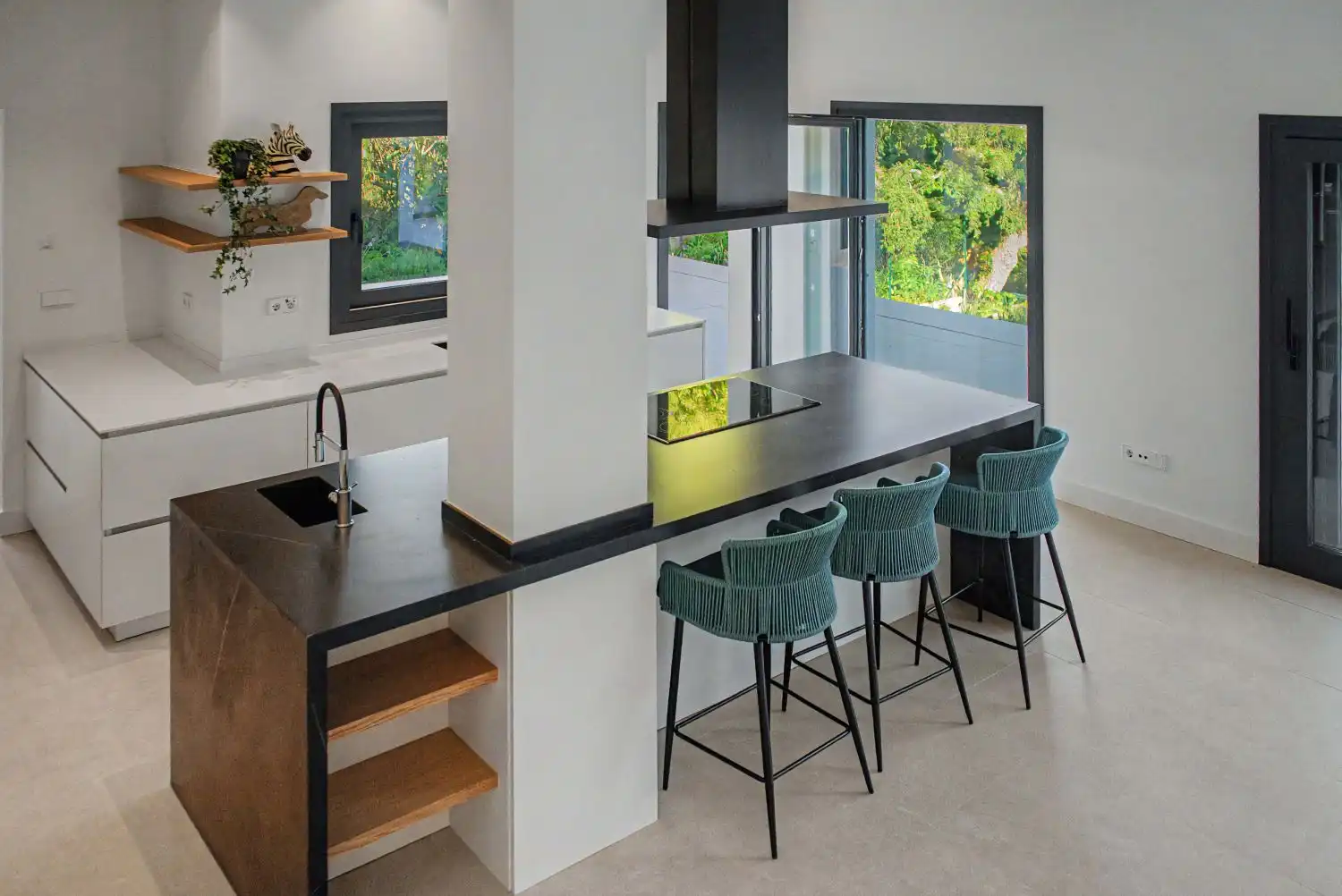 Cocina de Casa o chalet en venta en Sotogrande con Aire acondicionado, Calefacción y Jardín privado