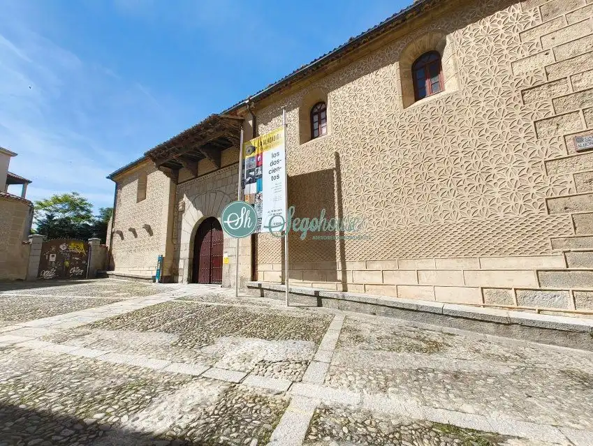 Vista exterior de Piso en venta en Segovia con Calefacción, Parquet y Terraza