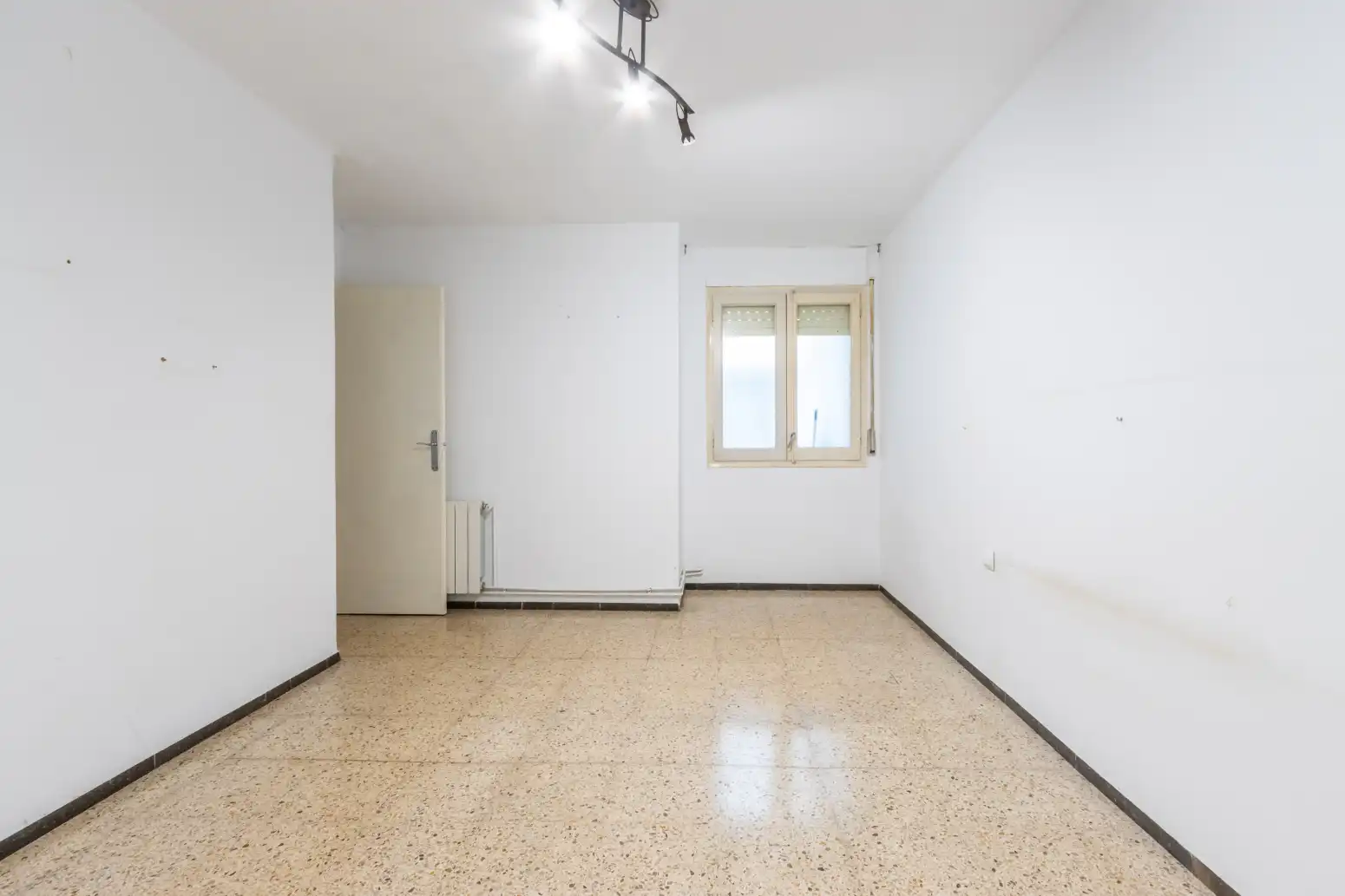 Flat for sale in Terrassa  with Heating, Storage room and Balcony