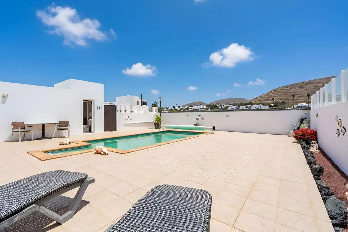 Piscina de Casa o xalet en venda en Yaiza amb Traster, Piscina i Moblat