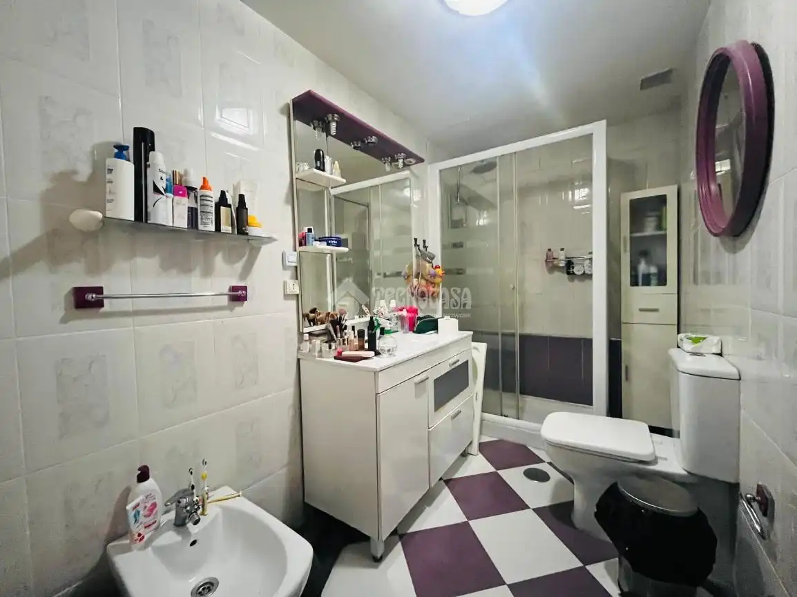 Badezimmer von Wohnung zum Verkauf in Villa de Vallecas