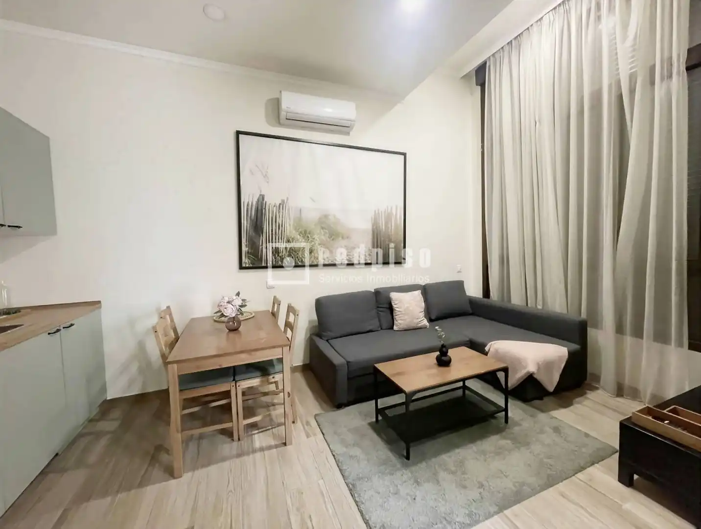 Sala de estar de Estudio en venta en Madrid con Aire acondicionado y Amueblado