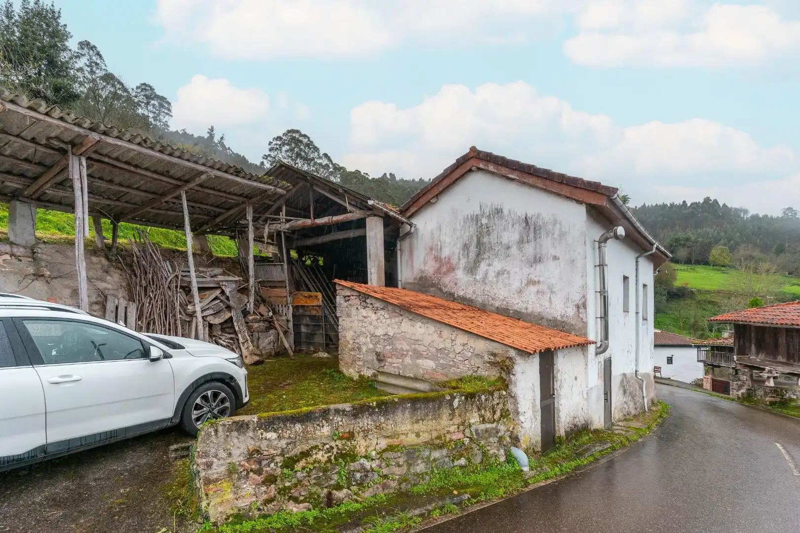 Vista exterior de Casa o xalet en venda en Soto del Barco amb Calefacció, Jardí privat i Terrassa