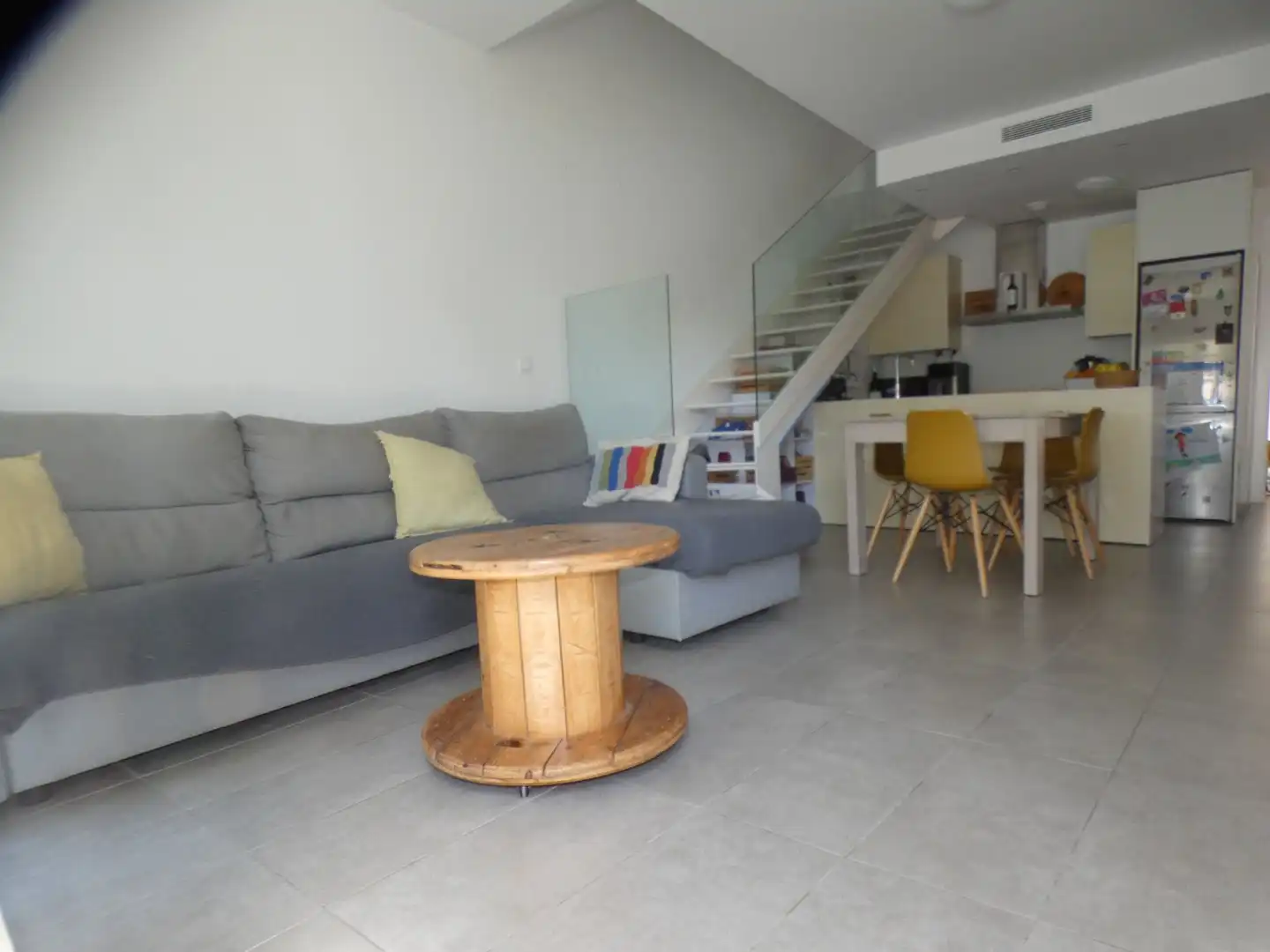 Wohnzimmer von Einfamilien-Reihenhaus zum Verkauf in San Pedro del Pinatar mit Klimaanlage, Privatgarten und Terrasse