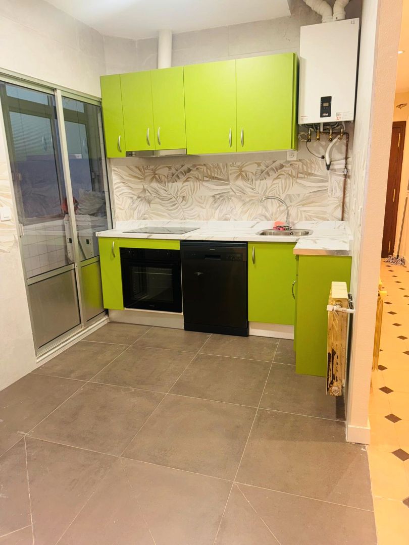 Cocina de Piso en venta en Valladolid Capital con Calefacción, Horno y Lavadora